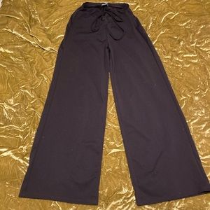 M/L fashion nova pants